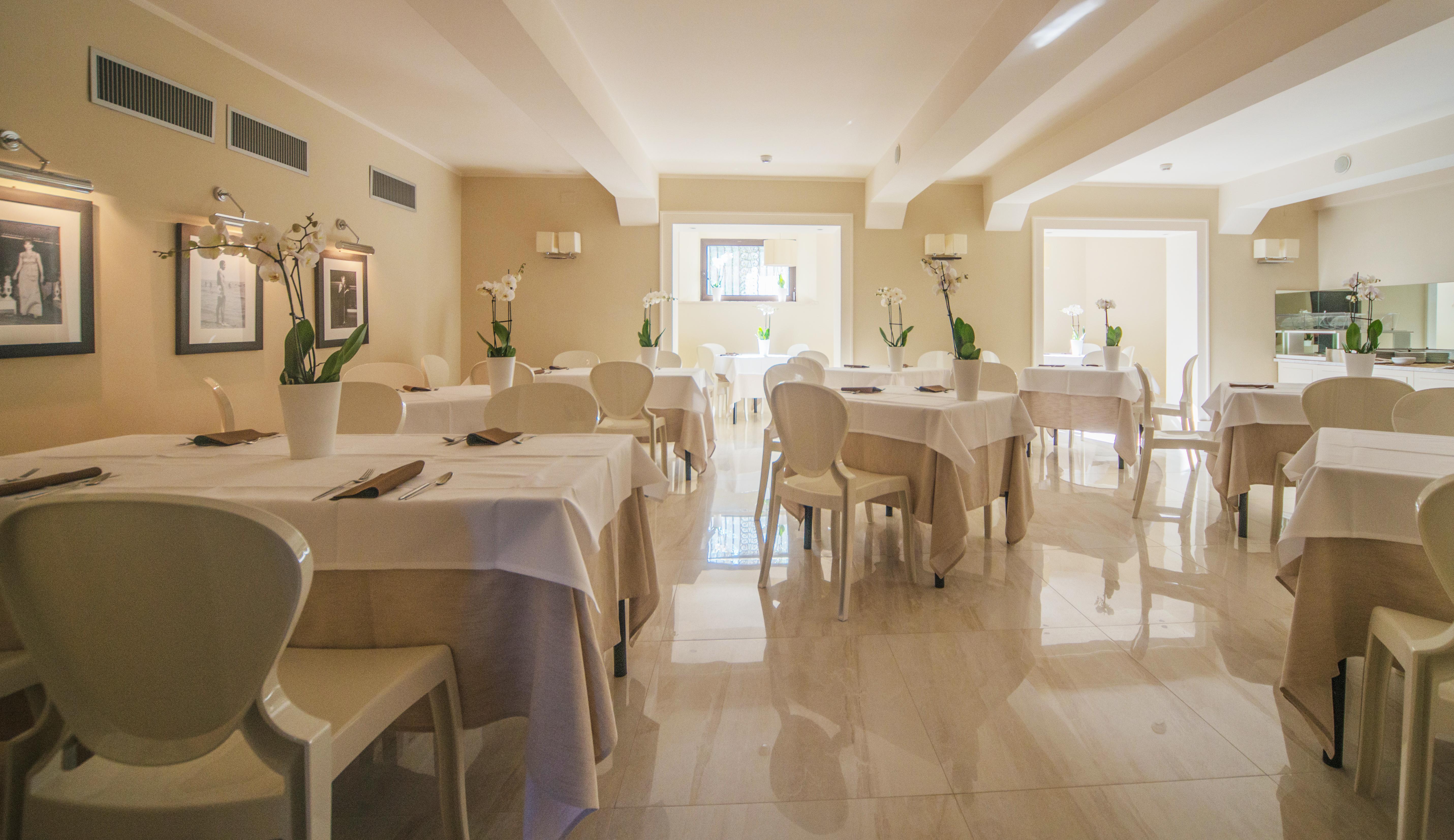 Hotel De La Ville Riccione Exterior photo