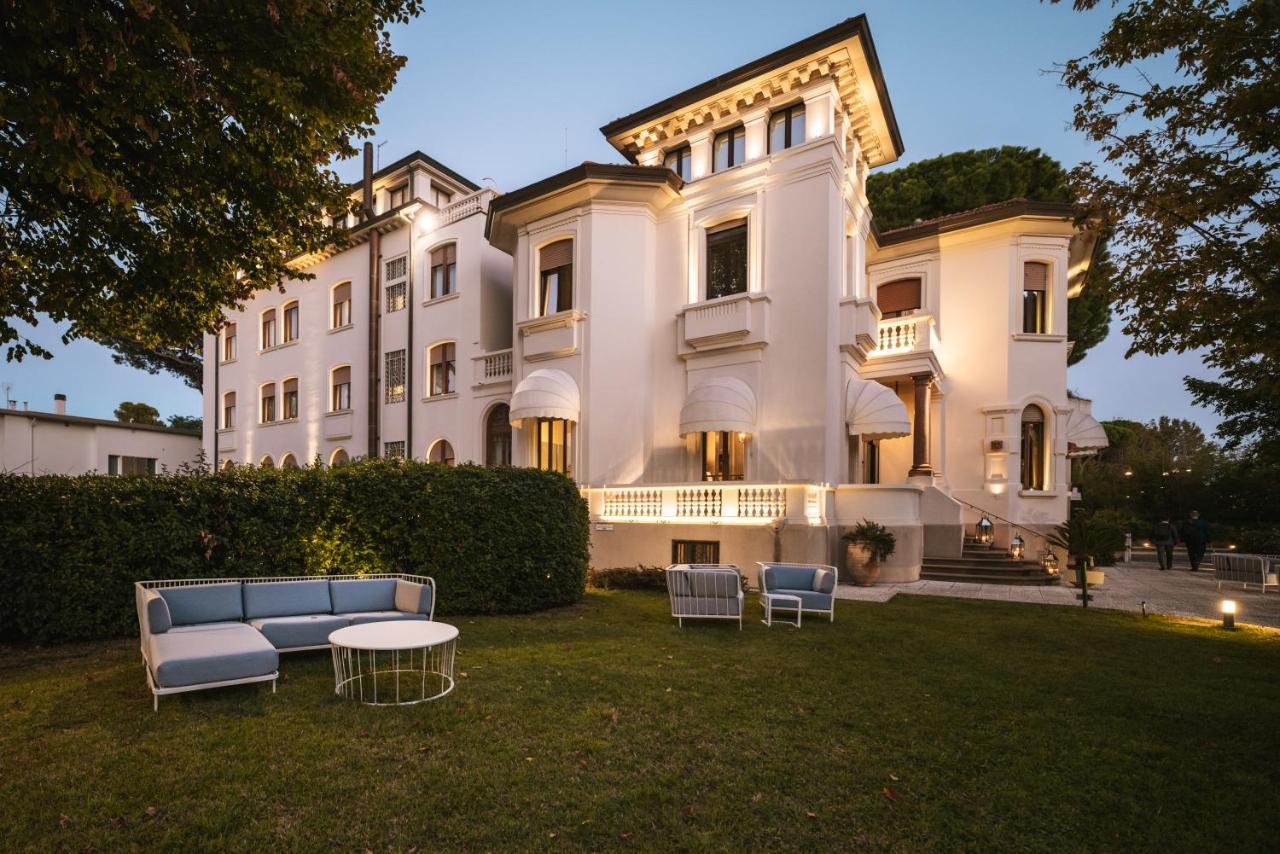 Hotel De La Ville Riccione Exterior photo
